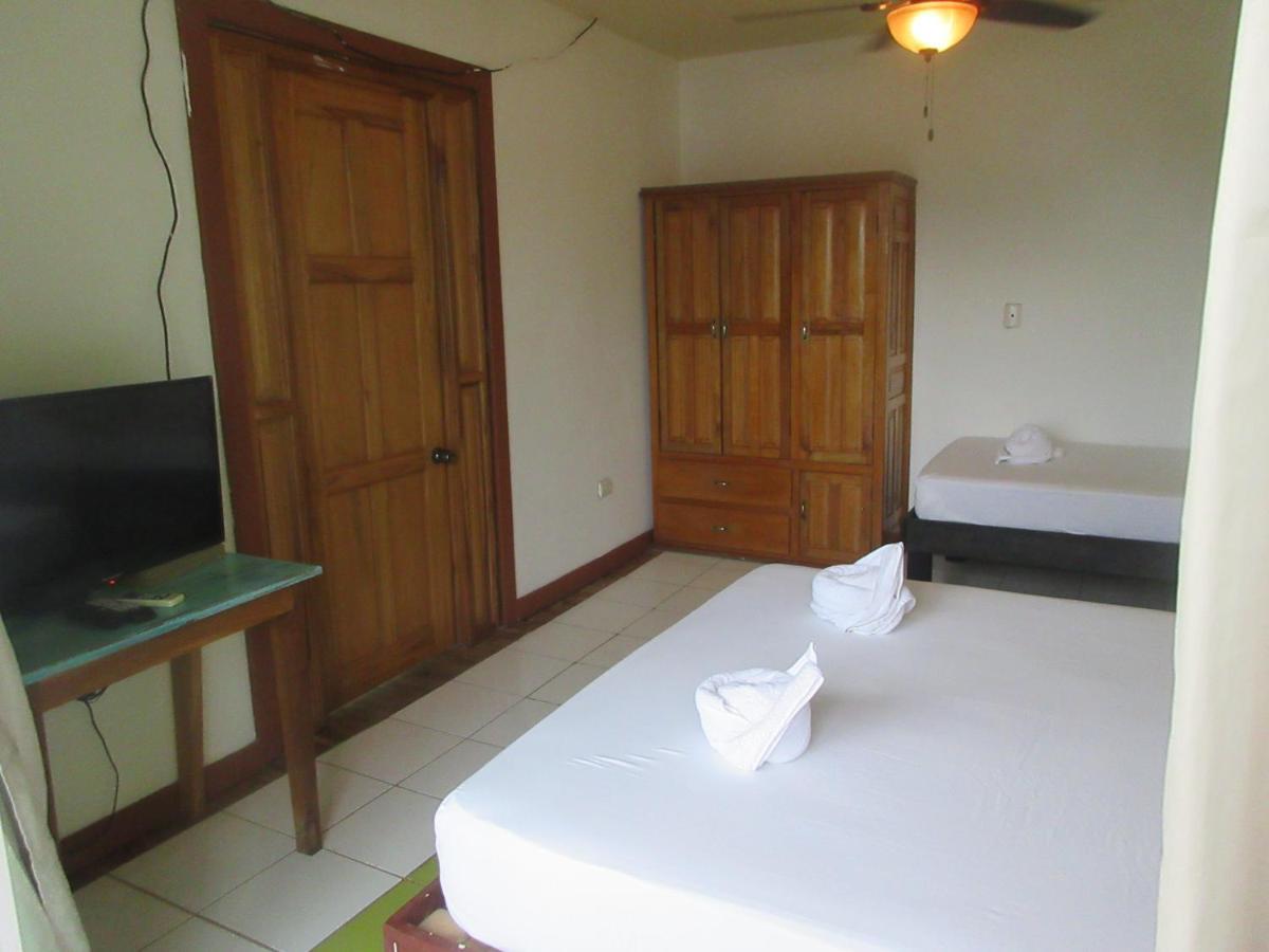 Hotel Los Balcones Over Seas Bocas del Toro Extérieur photo